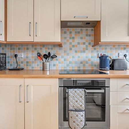 Guestready - Peaceful Retreat In Leith Apartment เอดินบะระ ภายนอก รูปภาพ