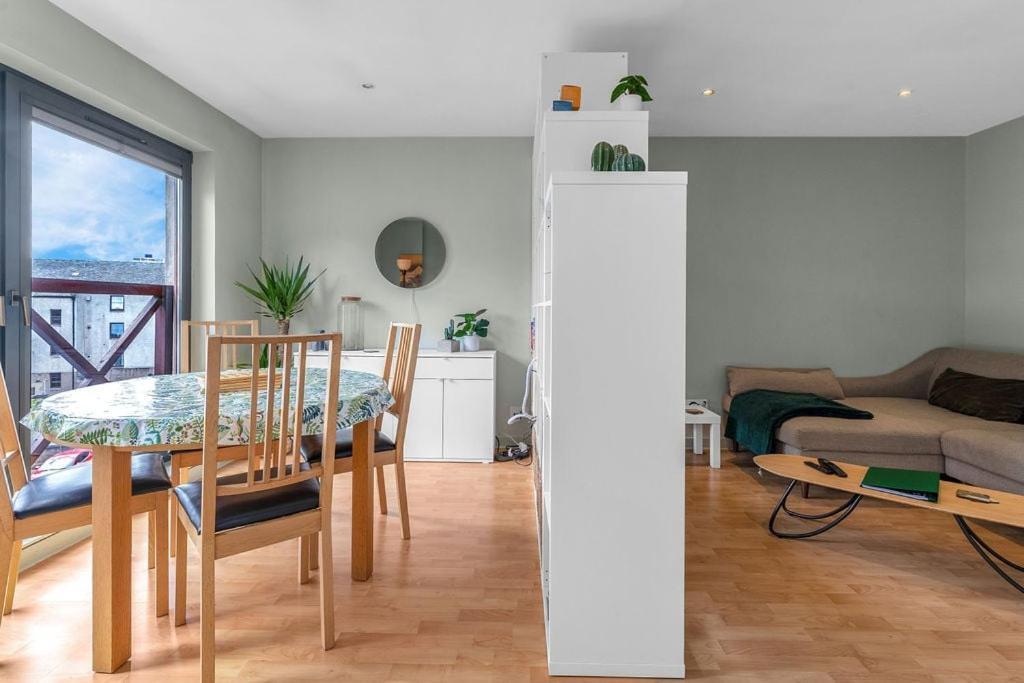Guestready - Peaceful Retreat In Leith Apartment เอดินบะระ ภายนอก รูปภาพ